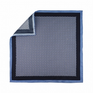 EM Men's Accessories poszetka jedwabna niebieska w mikrowzór.jpg