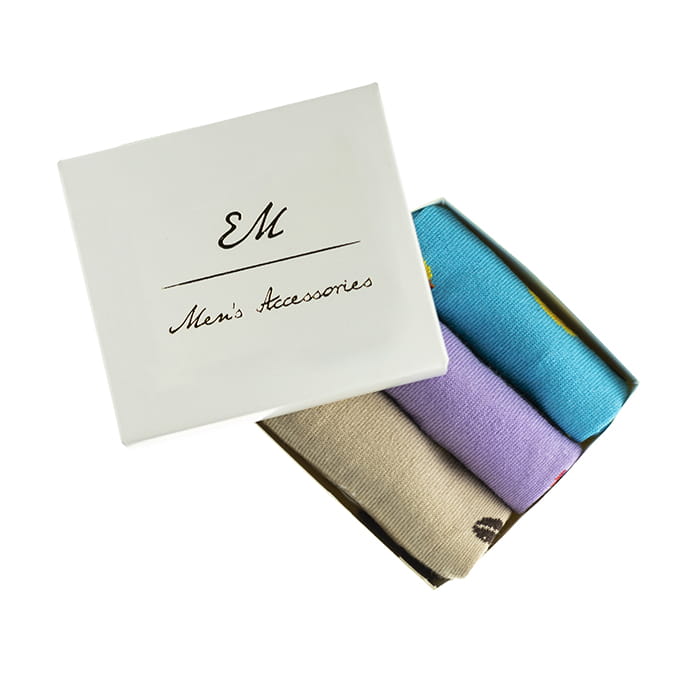 EM Men's Accessories zestaw trzech par skarpetek bawełnianych w białym pudełku kaczuszki balony kawa.jpg