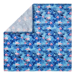 EM men's accessories Poszetka niebieska we flamingi jedwabna.jpg