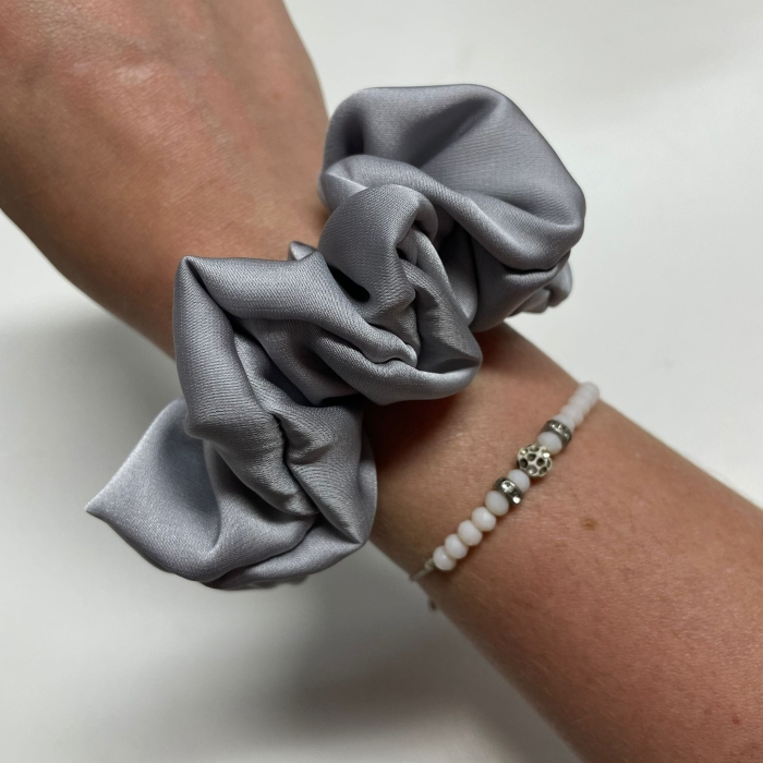 Jedwabna gumka do włosów - scrunchie - gładka szara - średnia/duża