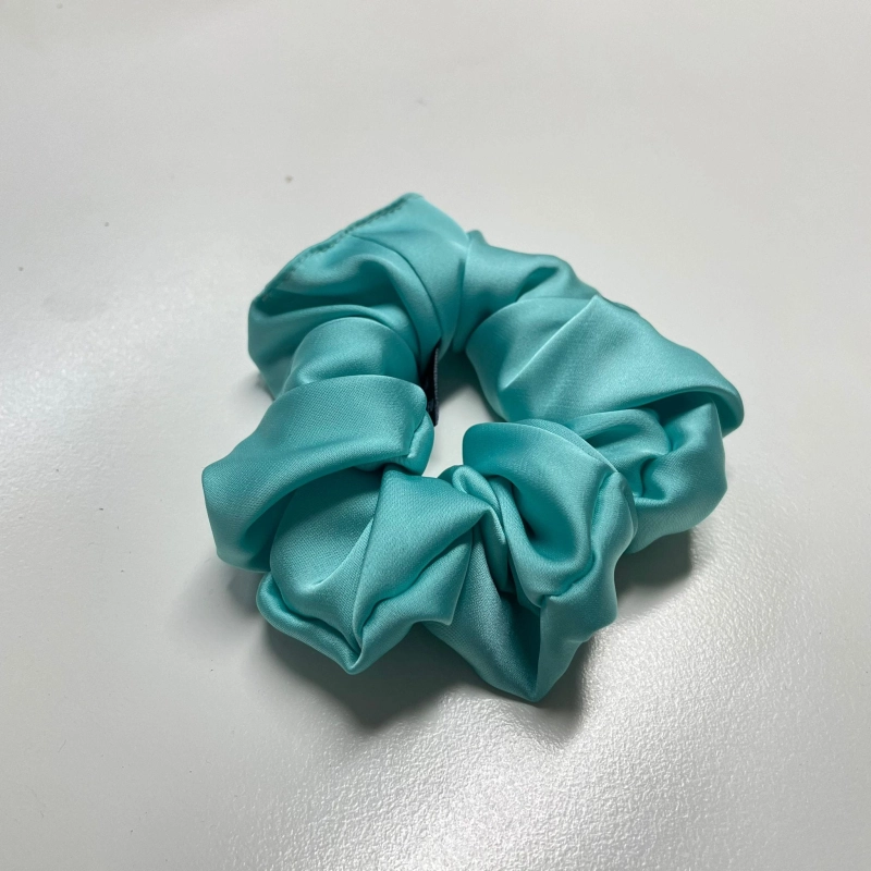 Jedwabna gumka do włosów - scrunchie - gładka turkusowa - średnia/duża