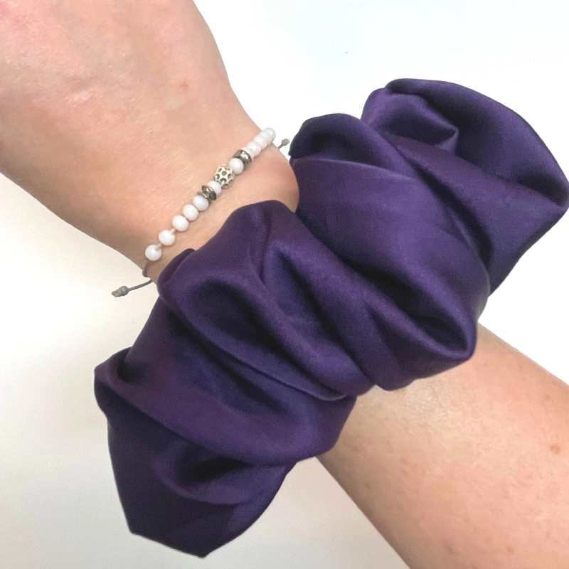 Jedwabna gumka do włosów - scrunchie - gładka fioletowa - średnia/duża