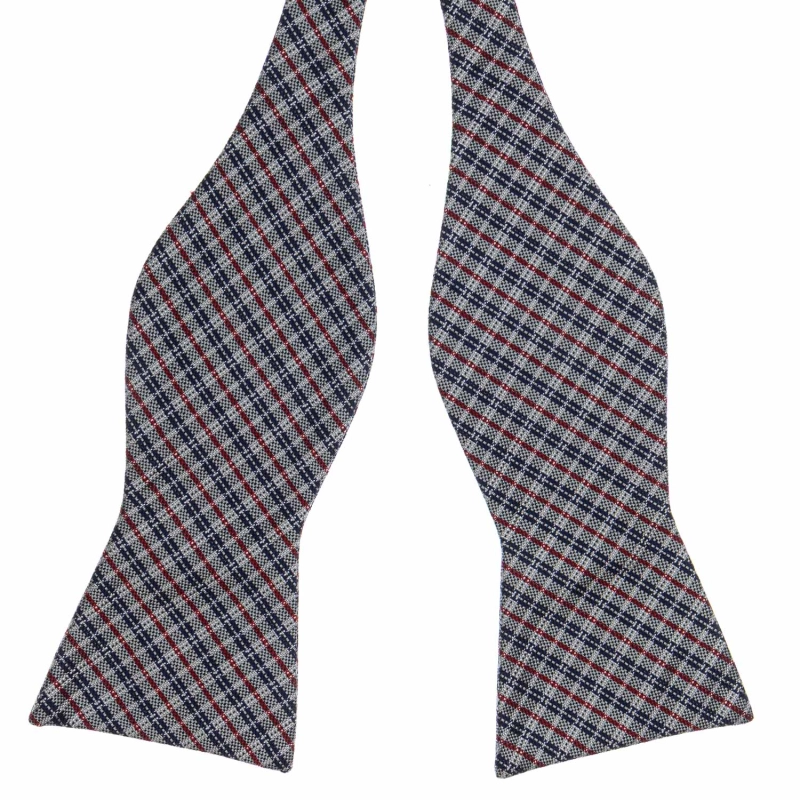 Mucha do wiązania jedwabna szara w niebiesko - bordową kratę w stylu tartan EM